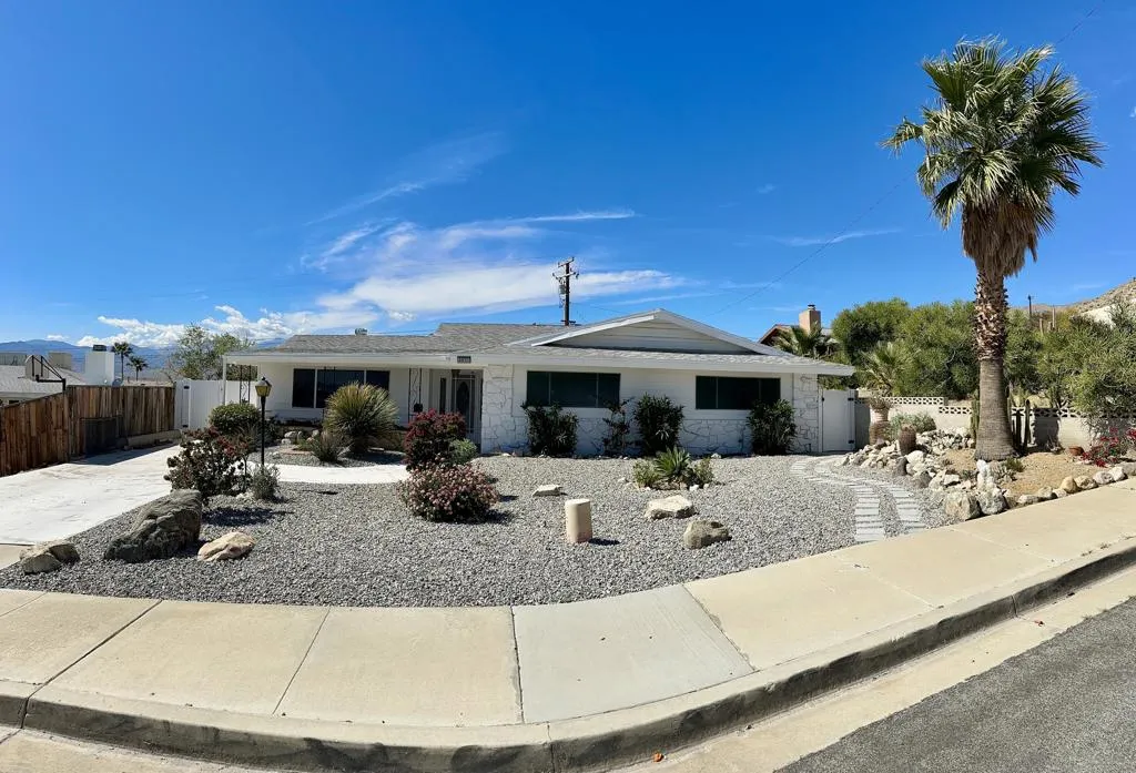 9831 Mesquite Avenue, Desert Hot Springs, California 92240, 3 Bedrooms Bedrooms, ,2 BathroomsBathrooms,Residential Lease,For Rent,Mesquite,219132430PS