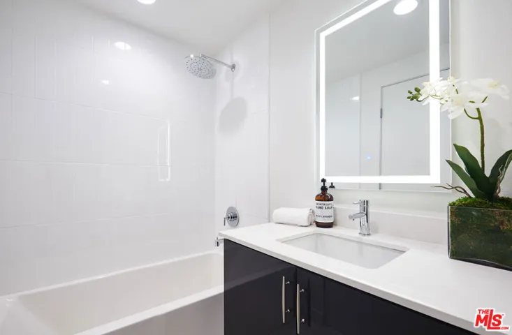 8406 Blackburn Avenue, Los Angeles, California 90048