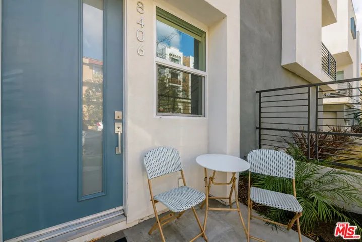 8406 Blackburn Avenue, Los Angeles, California 90048