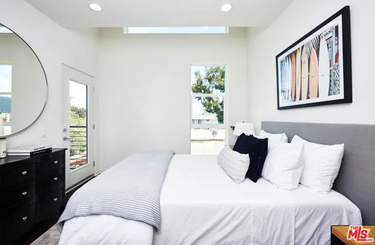 8406 Blackburn Avenue, Los Angeles, California 90048