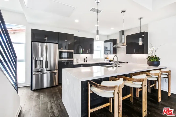8406 Blackburn Avenue, Los Angeles, California 90048
