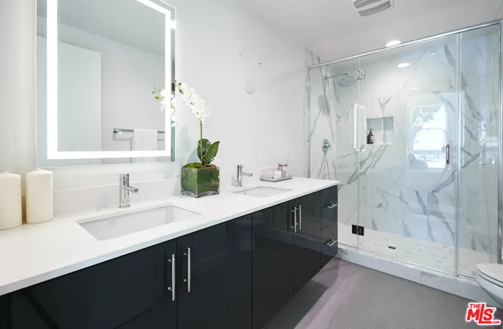 8406 Blackburn Avenue, Los Angeles, California 90048