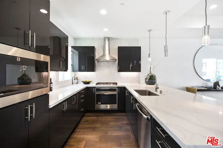 8406 Blackburn Avenue, Los Angeles, California 90048