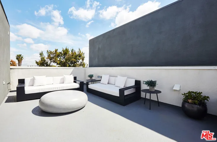 8406 Blackburn Avenue, Los Angeles, California 90048