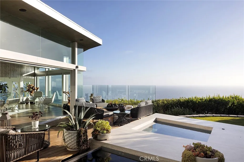 465 Panorama Drive, Laguna Beach, California 92651 home-pic-15