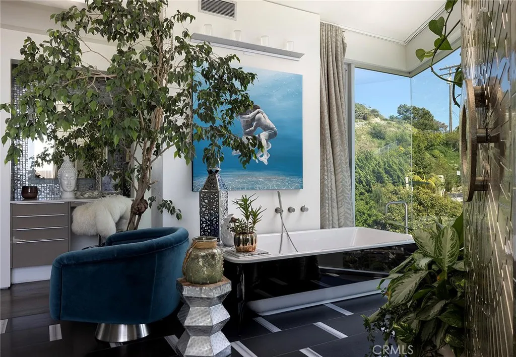 465 Panorama Drive, Laguna Beach, California 92651 home-pic-33