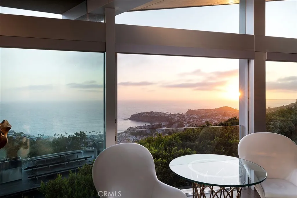 465 Panorama Drive, Laguna Beach, California 92651 home-pic-4
