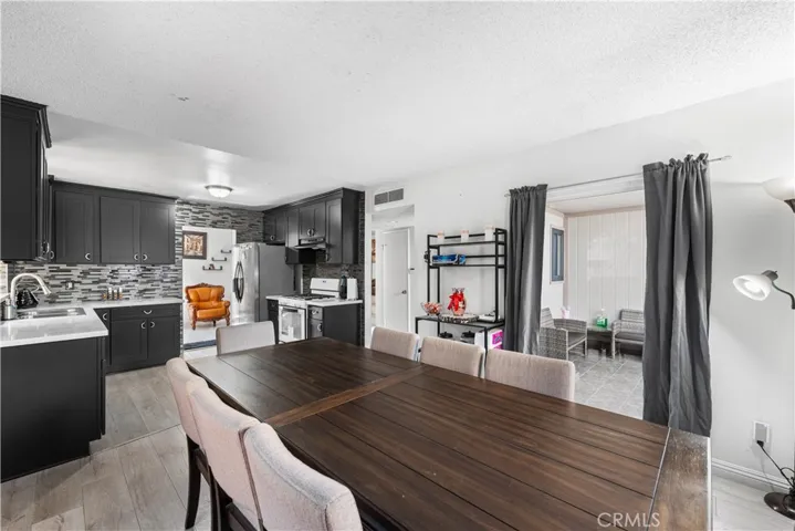 15060 Chatsworth Street E, San Fernando, California 91345