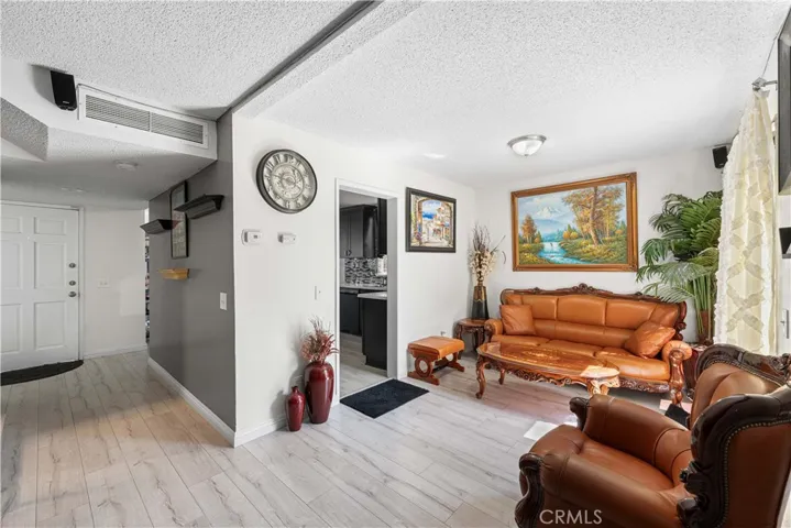 15060 Chatsworth Street E, San Fernando, California 91345