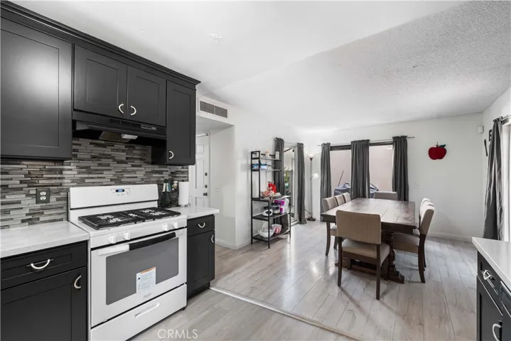 15060 Chatsworth Street E, San Fernando, California 91345