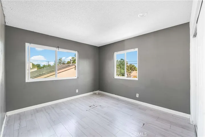 15060 Chatsworth Street E, San Fernando, California 91345