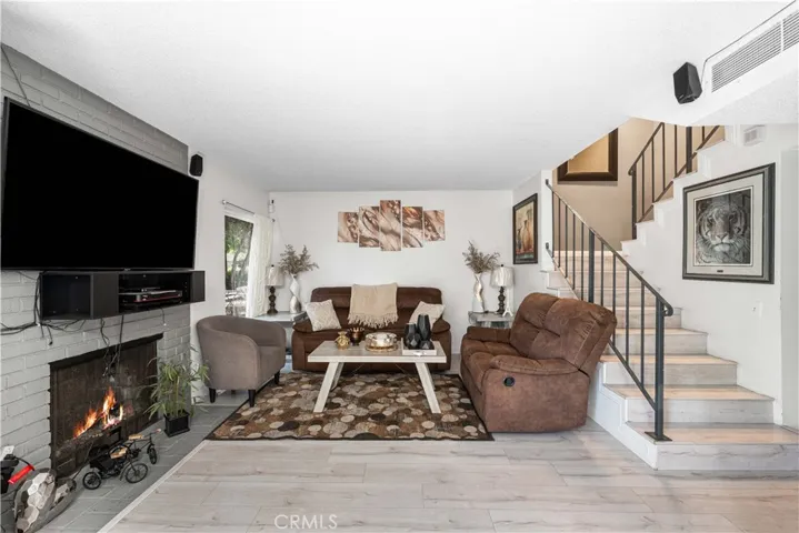 15060 Chatsworth Street E, San Fernando, California 91345