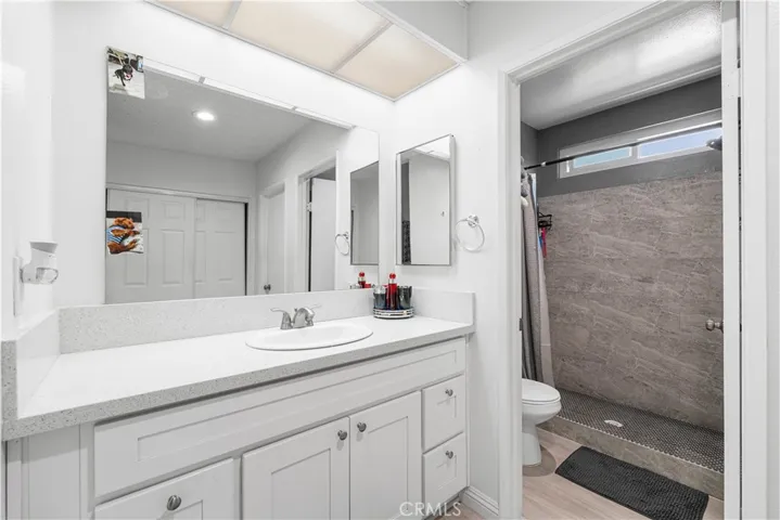 15060 Chatsworth Street E, San Fernando, California 91345