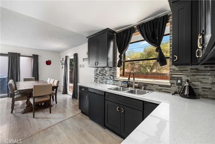 15060 Chatsworth Street E, San Fernando, California 91345
