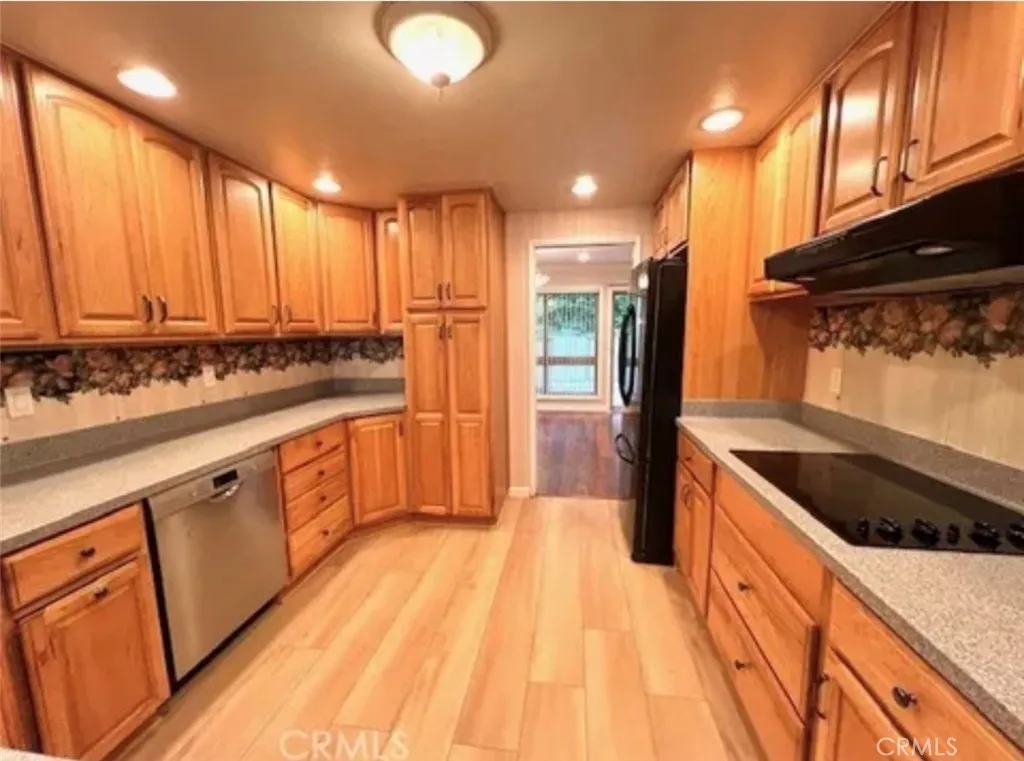 84 Cresta Verde Drive, Rolling Hills Estates, California 90274 home-pic-5