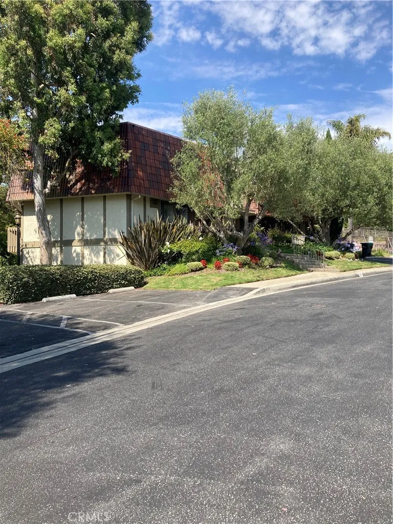 84 Cresta Verde Drive, Rolling Hills Estates, California 90274 home-pic-21