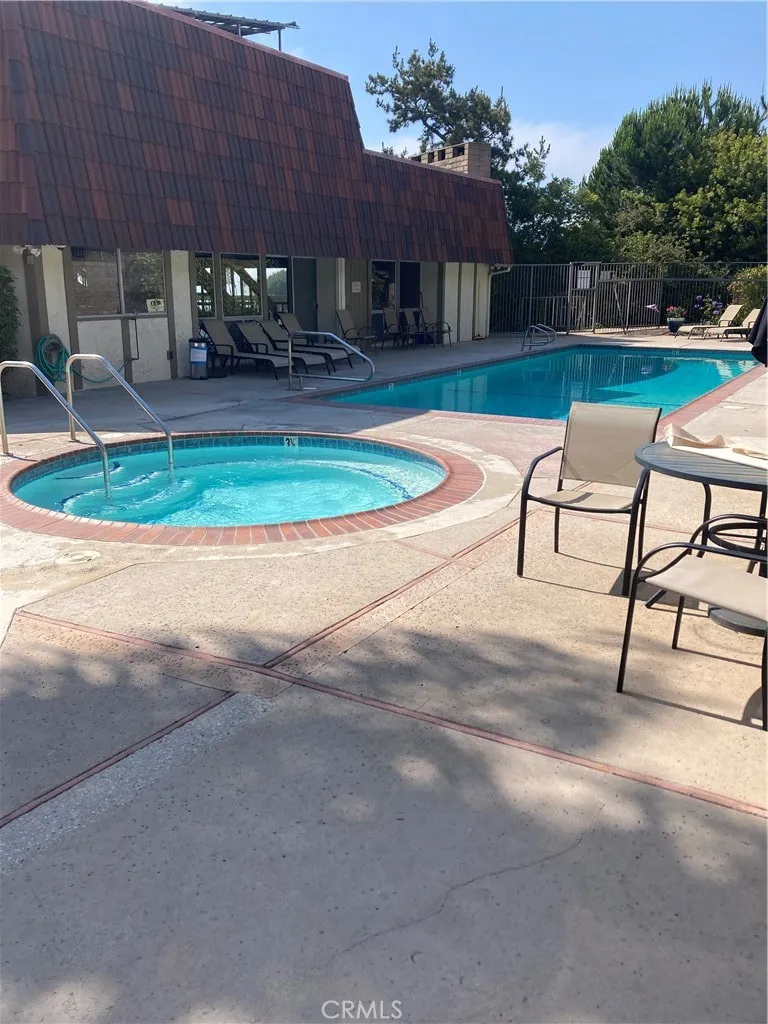 84 Cresta Verde Drive, Rolling Hills Estates, California 90274 home-pic-22