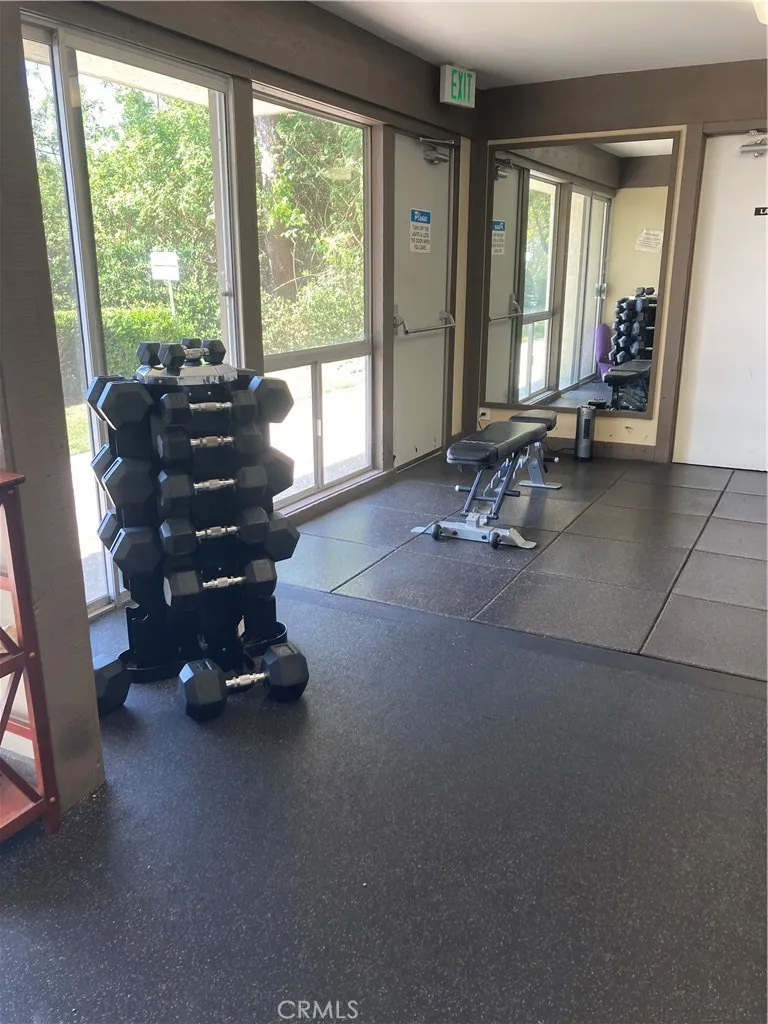 84 Cresta Verde Drive, Rolling Hills Estates, California 90274 home-pic-23