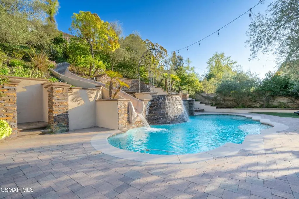 483 Via Merla, Newbury Park, California 91320 home-pic-3