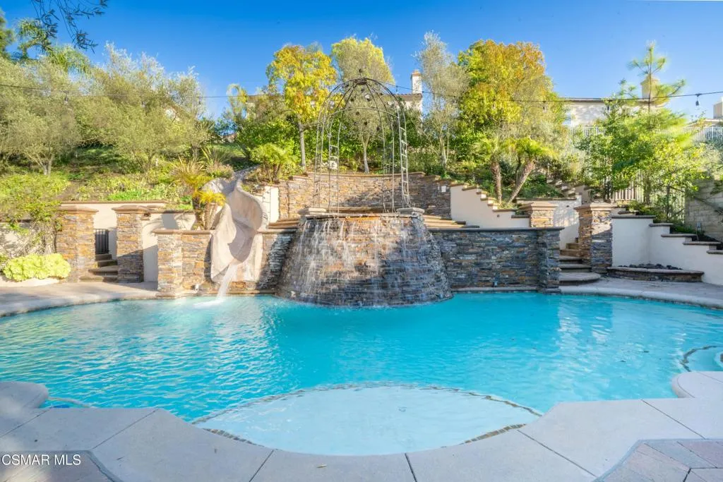 483 Via Merla, Newbury Park, California 91320 home-pic-1