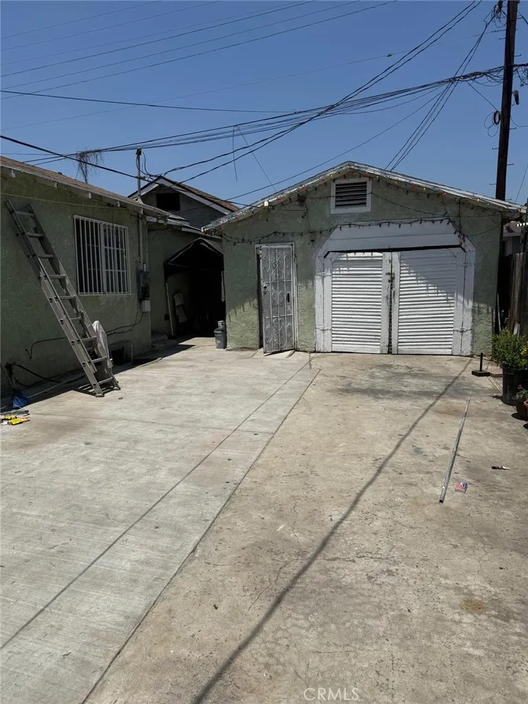 917 E 42nd Street, Los Angeles, California 90011 home-pic-20