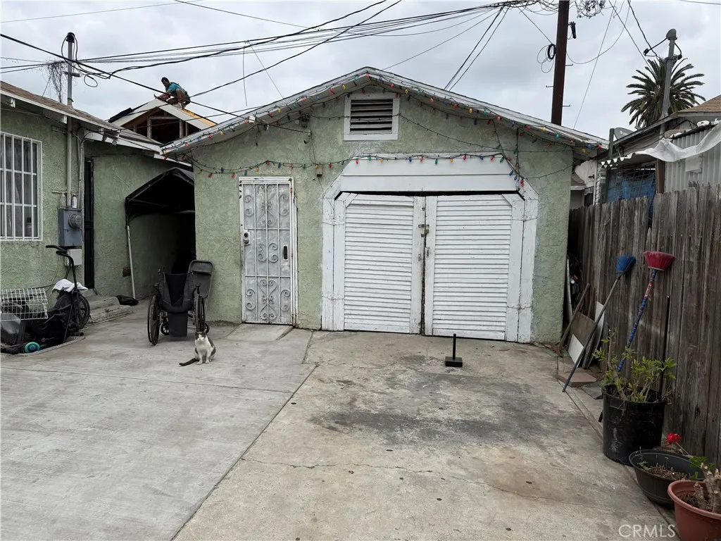 917 E 42nd Street, Los Angeles, California 90011 home-pic-18