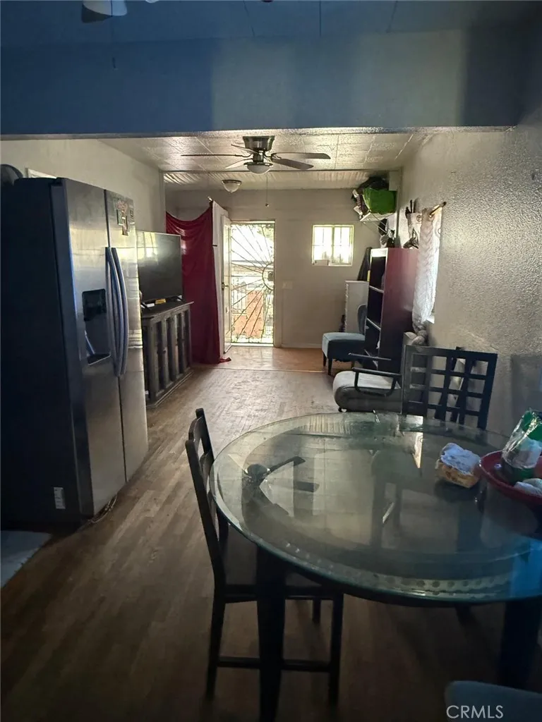 917 E 42nd Street, Los Angeles, California 90011 home-pic-16