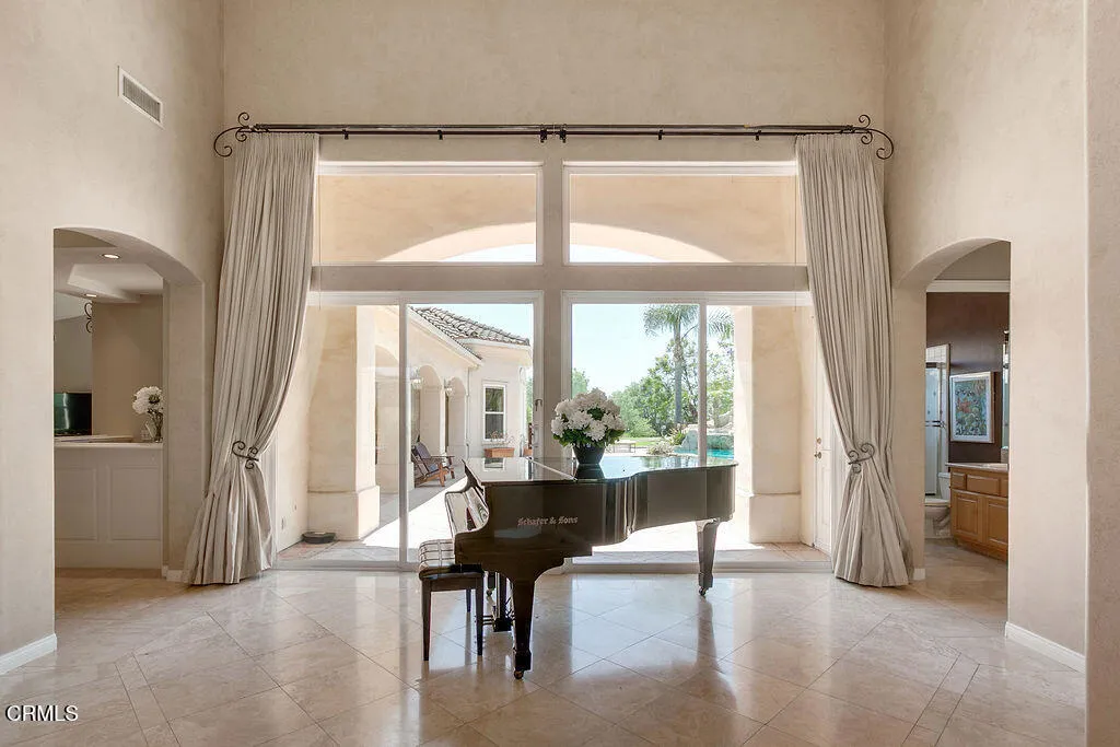 2625 Marvella Court, Camarillo, California 93012 home-pic-9