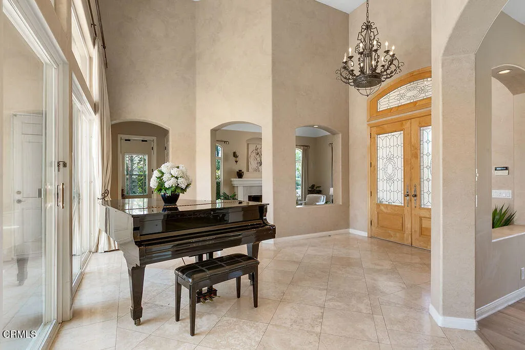 2625 Marvella Court, Camarillo, California 93012 home-pic-16