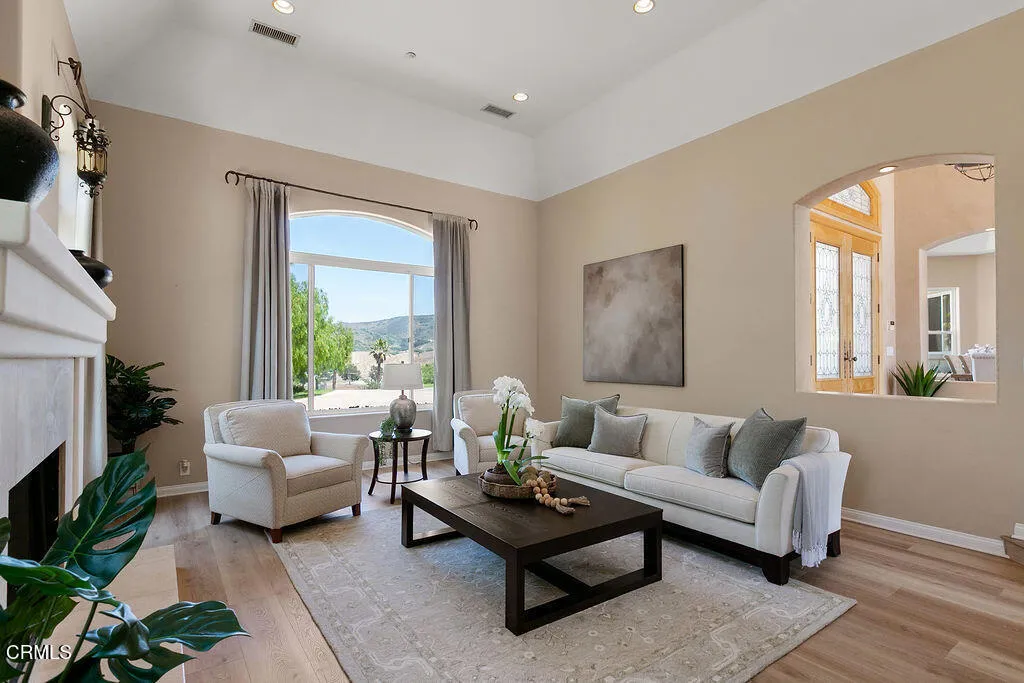 2625 Marvella Court, Camarillo, California 93012 home-pic-11