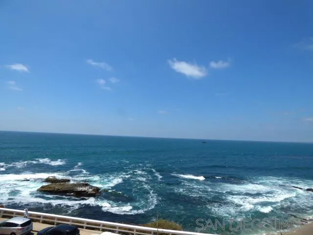 Panoramic ocean views