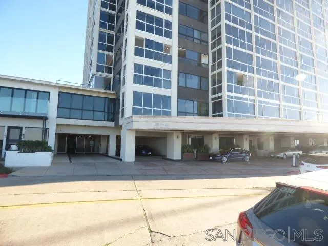 6th floor has Panoramic ocean views and Listen to the waves.