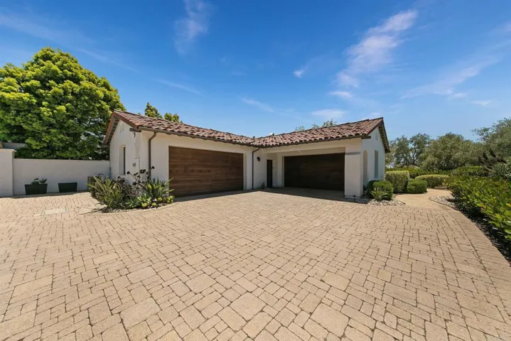 4-car Garage