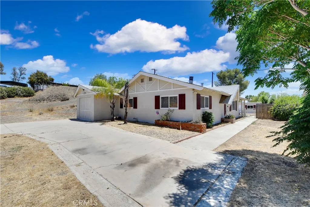 28296 Oregon Place, Menifee, California 92587 home-pic-1