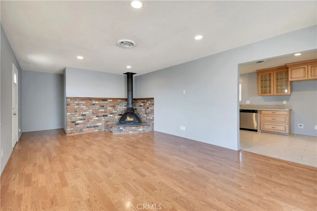 28296 Oregon Place, Menifee, California 92587 home-pic-5
