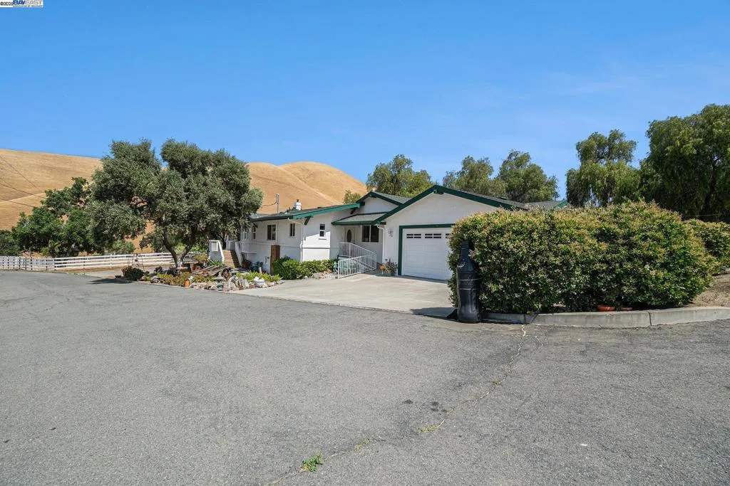5799 Nortonville, Pittsburg, California 94565 home-pic-2