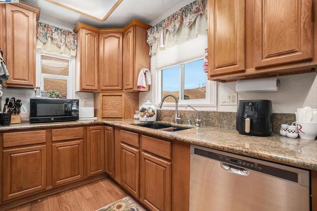 5799 Nortonville, Pittsburg, California 94565 home-pic-20
