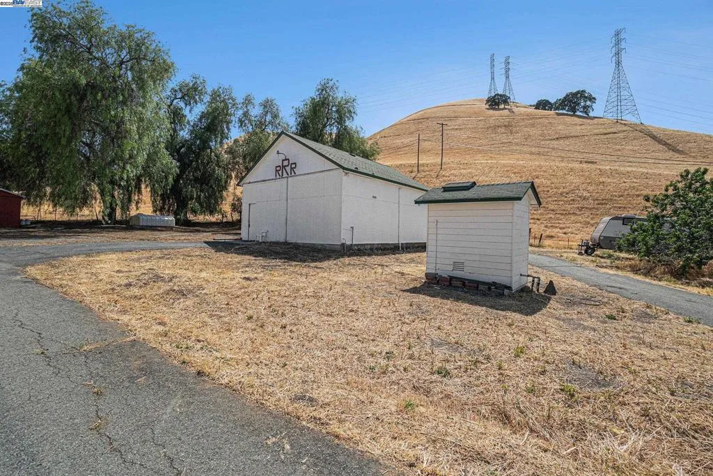 5799 Nortonville, Pittsburg, California 94565 home-pic-40
