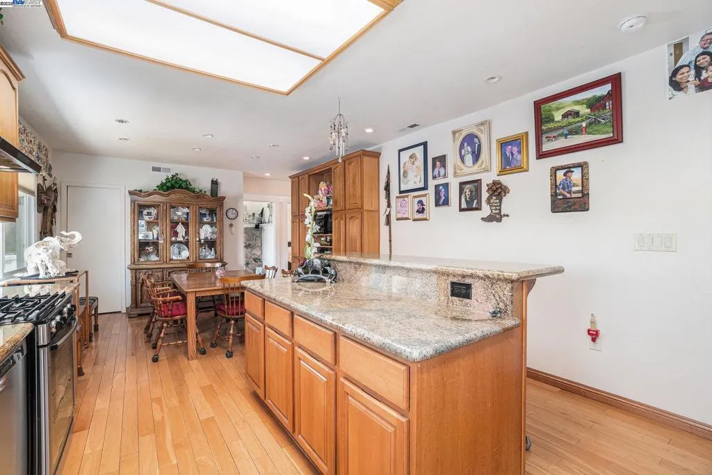 5799 Nortonville, Pittsburg, California 94565 home-pic-17