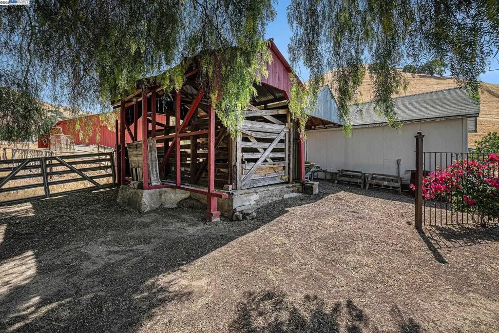 5799 Nortonville, Pittsburg, California 94565 home-pic-34