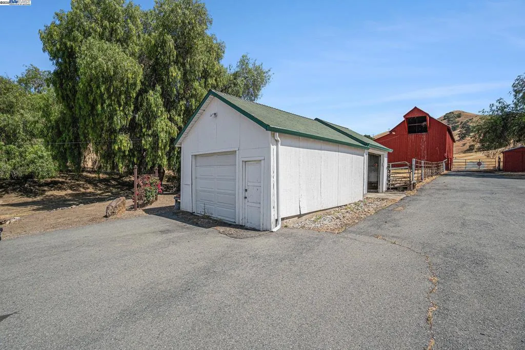 5799 Nortonville, Pittsburg, California 94565 home-pic-36