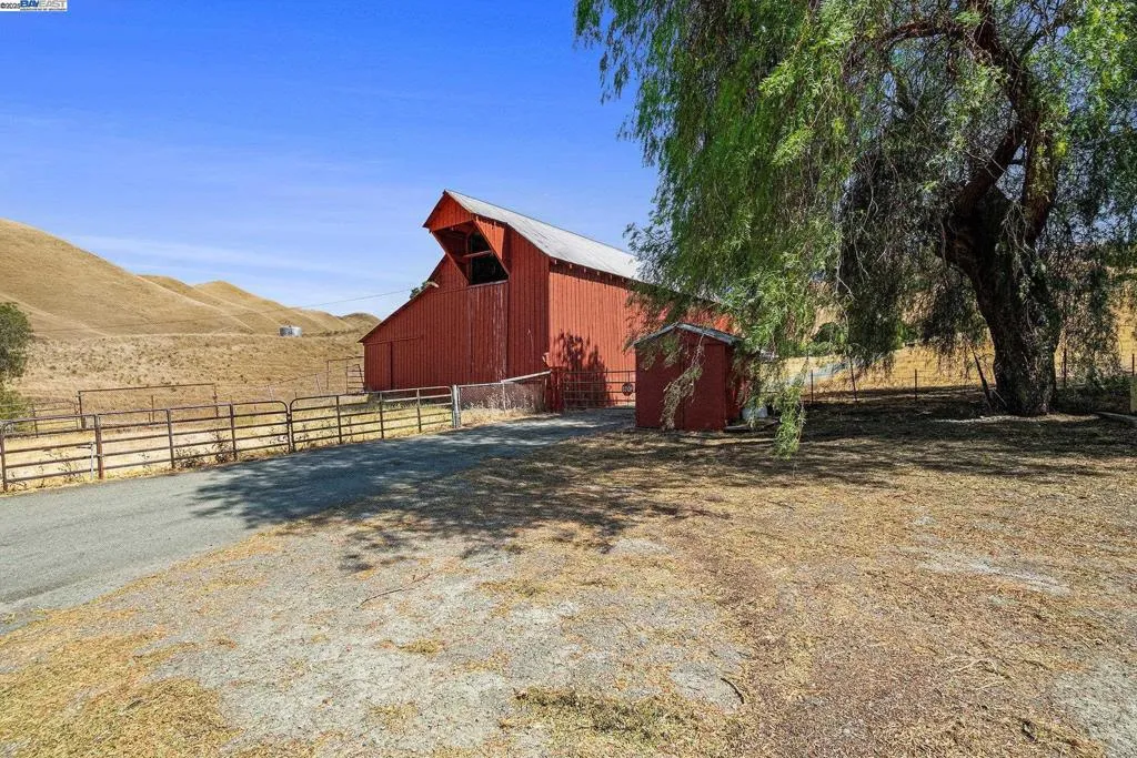 5799 Nortonville, Pittsburg, California 94565 home-pic-43