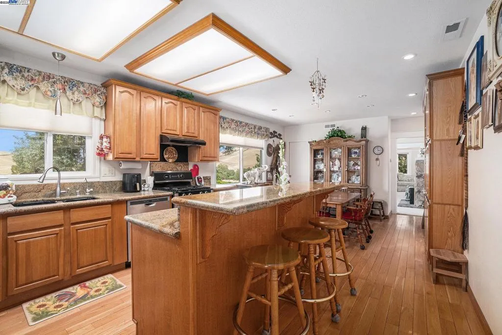 5799 Nortonville, Pittsburg, California 94565 home-pic-18