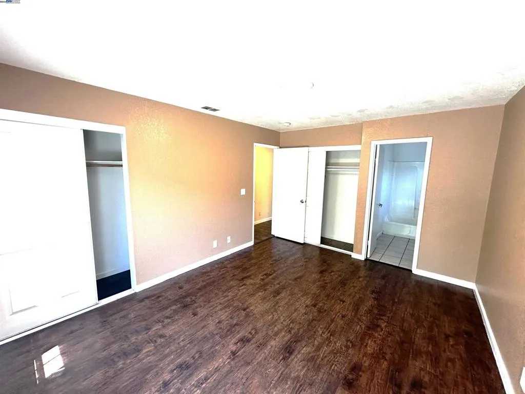 10580 Creekside, Oakland, California 94603 home-pic-9