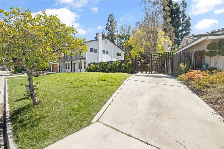 2nd driveway with access to RV parking.