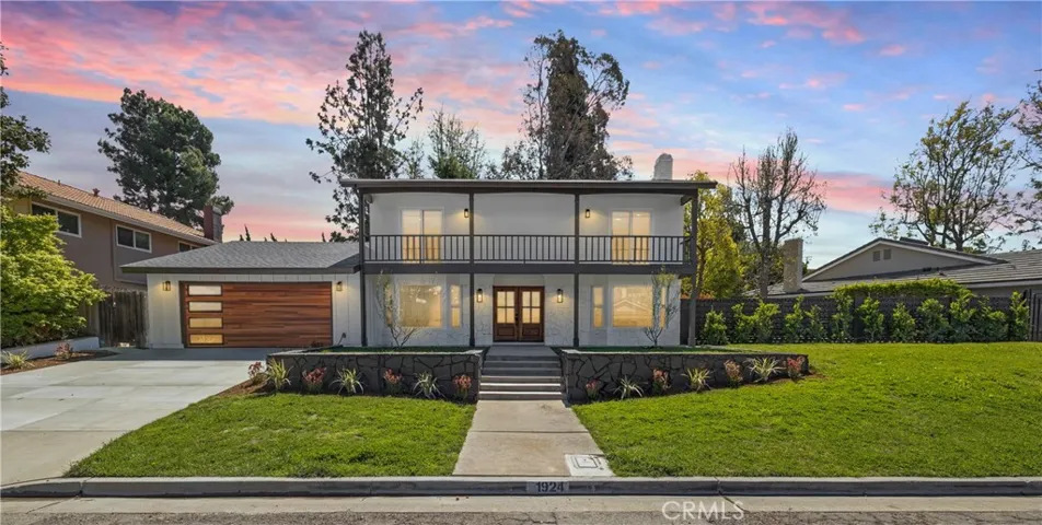 Welcome to 1924 Smokewood Avenue!