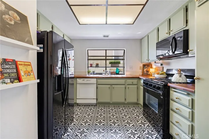 1007 Flintlock Road, Diamond Bar, California 91765