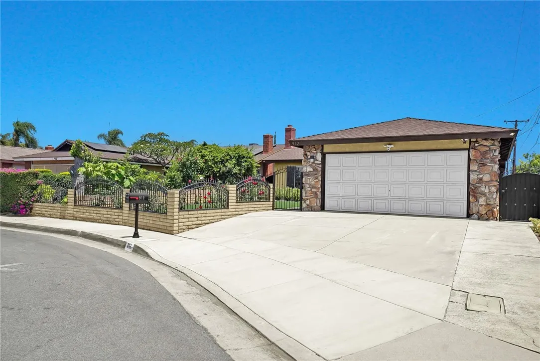 912 Jacmar Drive, Montebello, California 90640, 5 Bedrooms Bedrooms, ,3 BathroomsBathrooms,Residential,For Sale,Jacmar,WS25151647