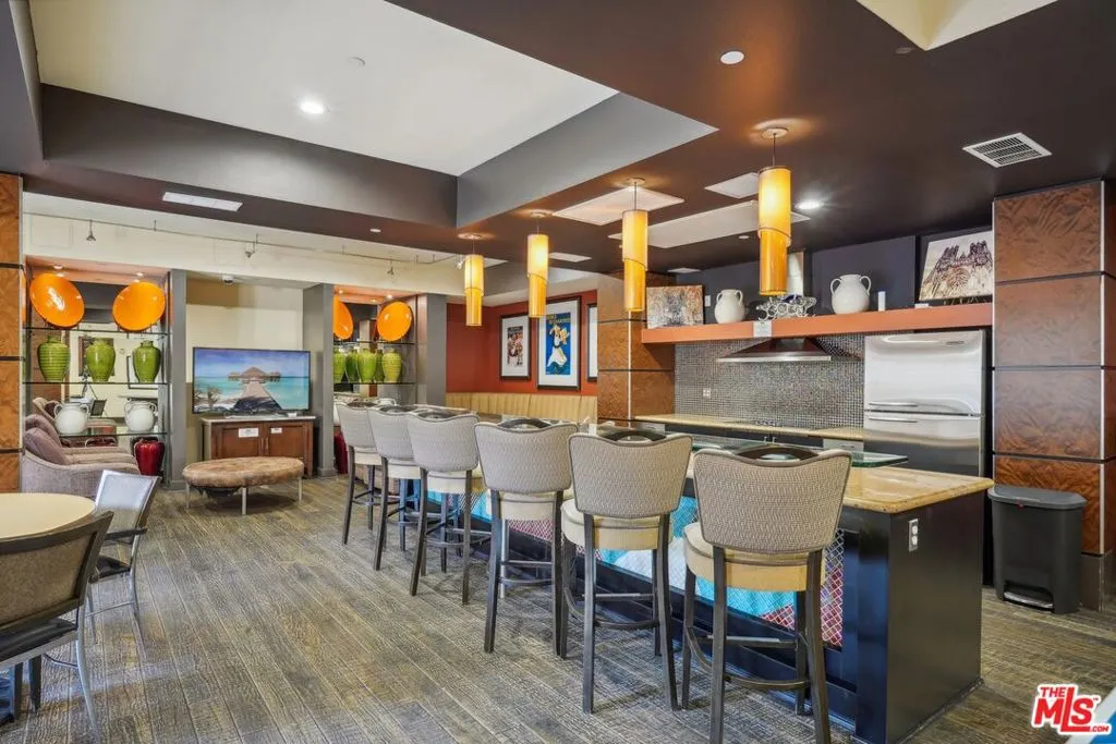 100 S Alameda Street 234, Los Angeles, California 90012 home-pic-20