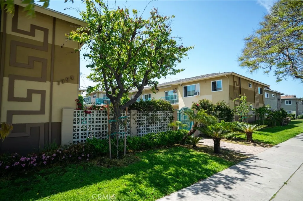 1764 1768 W Juno Avenue, Anaheim, California 92804, ,Residential Income,For Sale,Juno,OC25152424